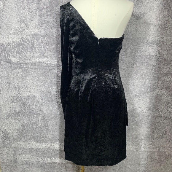 BCBGMAXAZRIA Women’s Black One Shoulder Velvet Cocktail Dress Size 4 NWT - Picture 4 of 10